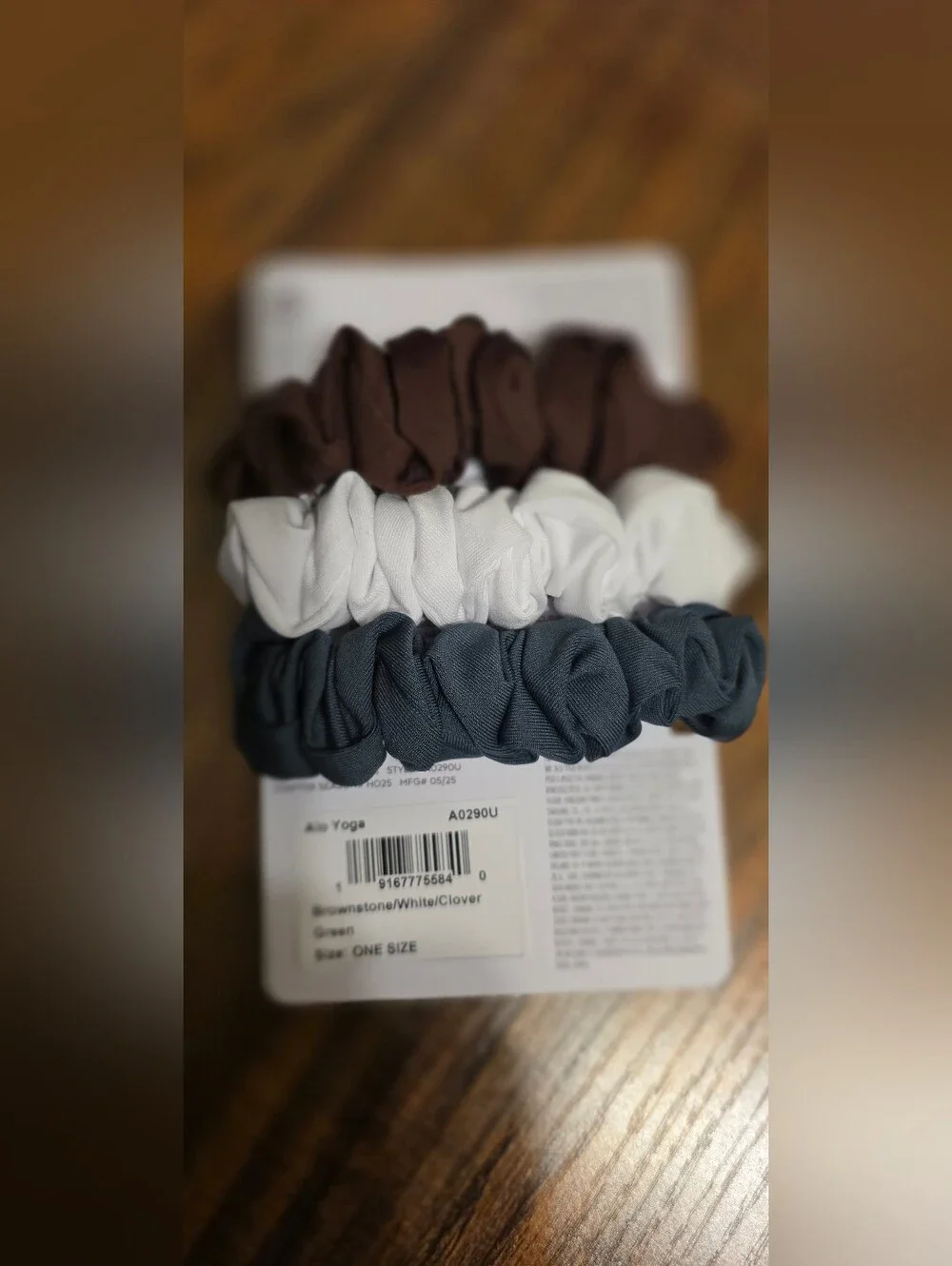 ALO Yoga Mini Scrunchie 3-Pack — Brown, White & Blue
